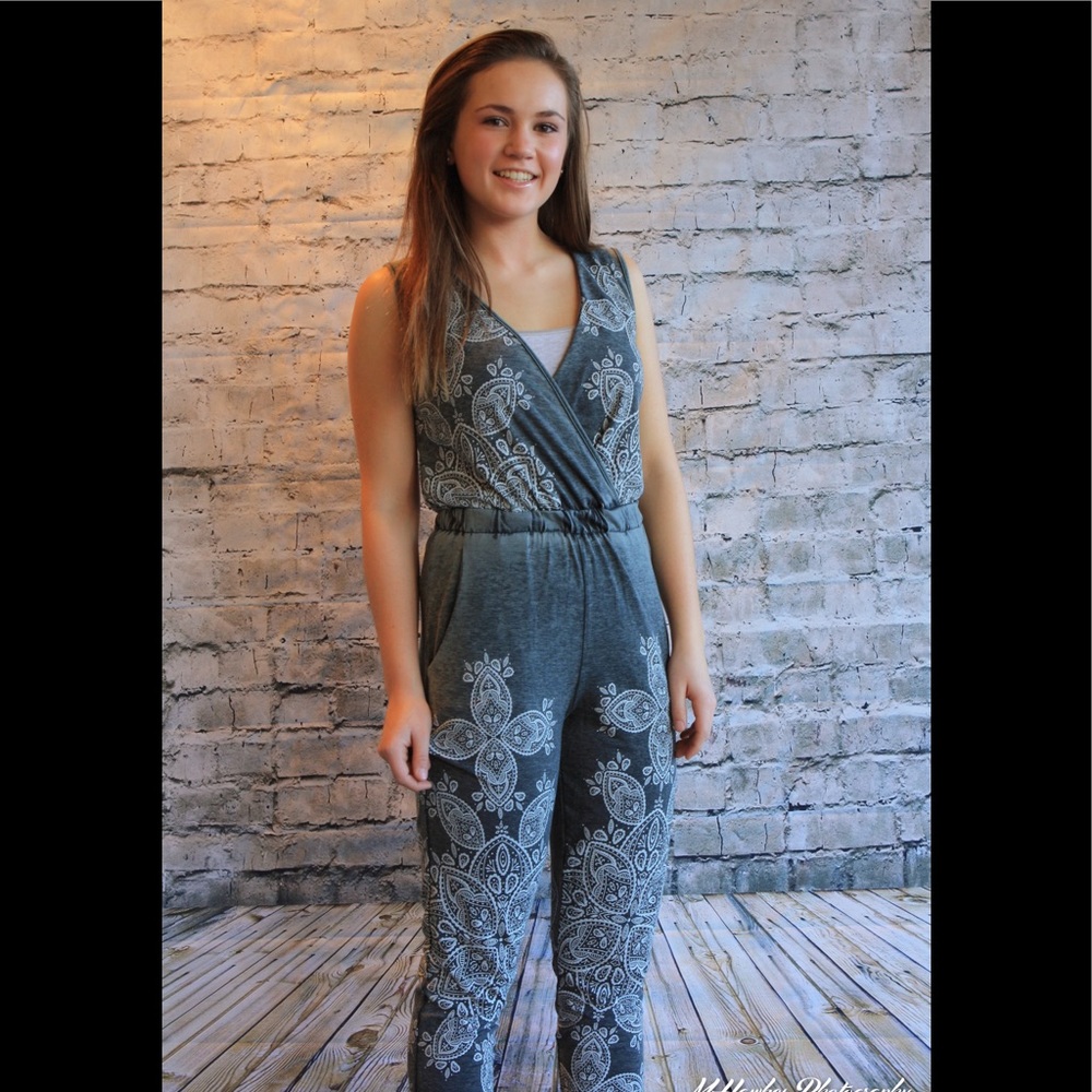Cotton Adorned Cross Jump Suit Gray White - Picture 5 of 8